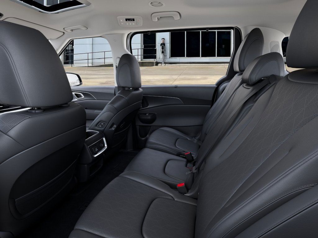 2026 Kia Carnival Hybrid SX Akron OH