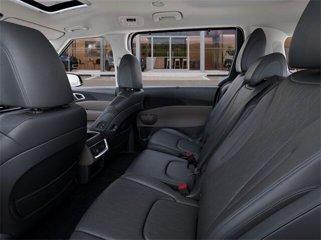 2026 Kia Carnival Hybrid SX Huntington Beach CA