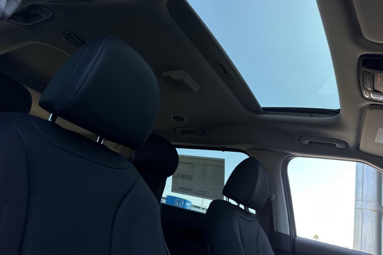 2026 Kia Carnival Hybrid SX Prestige Salinas CA