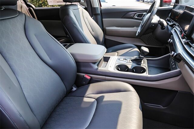 2026 Kia Carnival MPV LXS Glendale CA