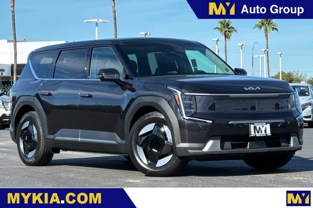 2026 Kia EV9 Light Long Range