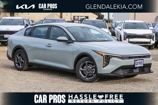 2026 Kia K4 LXS