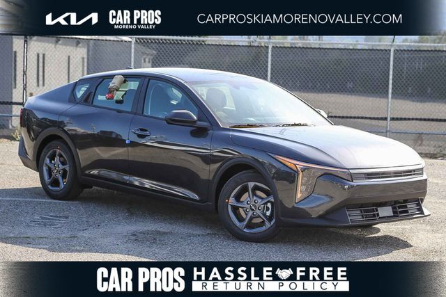 2026 Kia K4 LXS