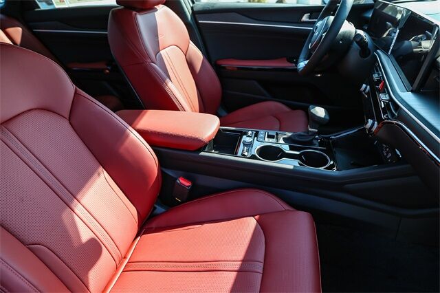 2026 Kia K5 GT-Line photo 14