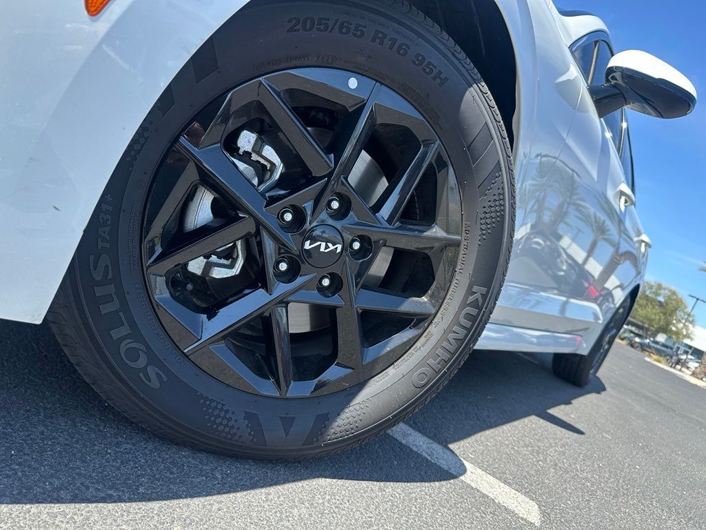 2026 Kia K5 LXS