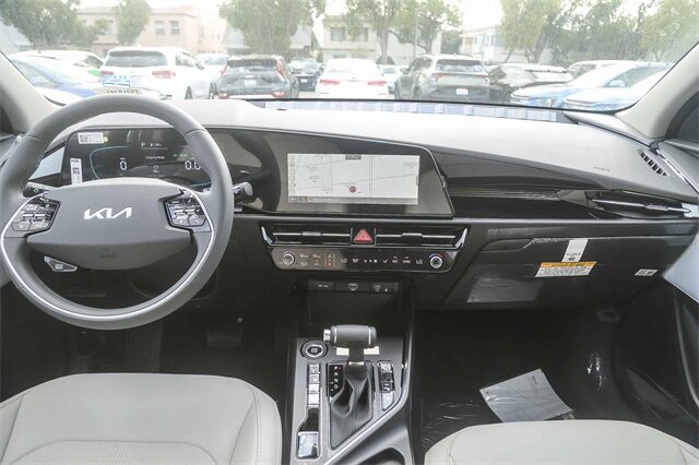2026 Kia Niro EX photo 3
