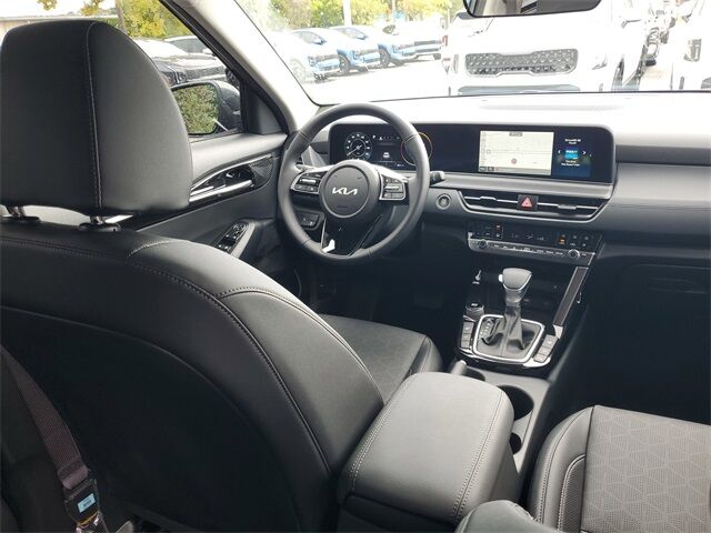 2026 Kia Seltos EX photo 13