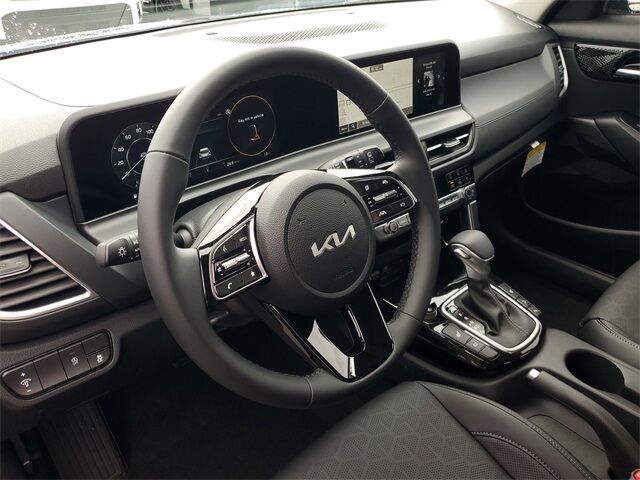 2026 Kia Seltos EX photo 22