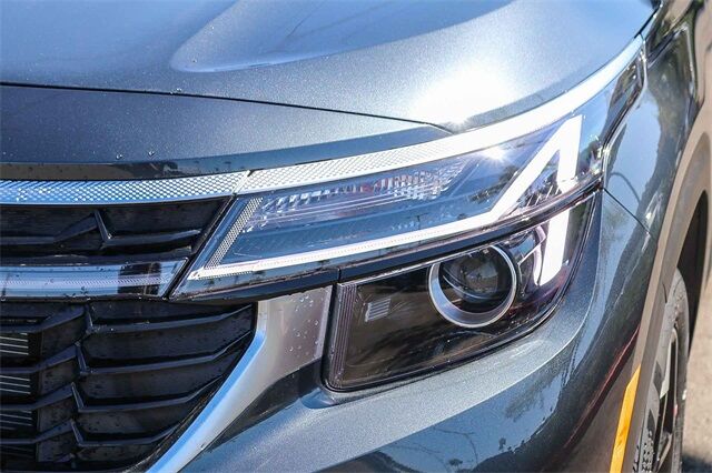 2026 Kia Seltos S photo 4