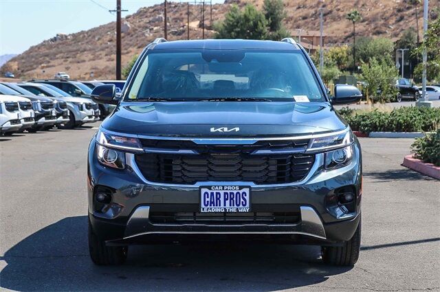 2026 Kia Seltos S photo 2