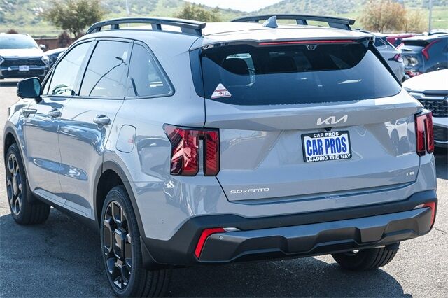 2026 Kia Sorento X-Line SX Prestige photo 3
