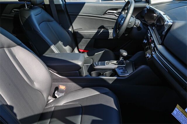 2026 Kia Sportage EX photo 14