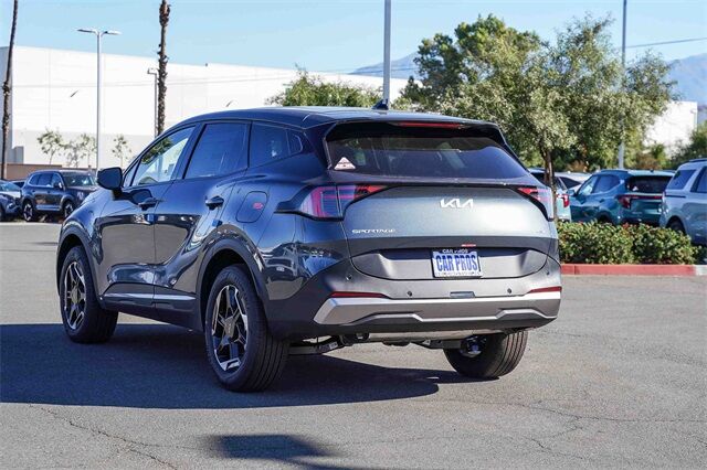 2026 Kia Sportage Hybrid S photo 2