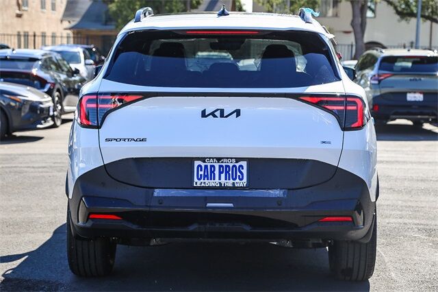 2026 Kia Sportage Plug-In Hybrid X-Line photo 2