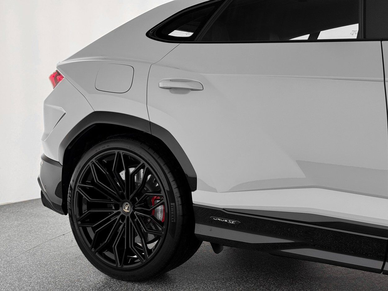 2026 LAMBORGHINI URUS SE Bellevue WA