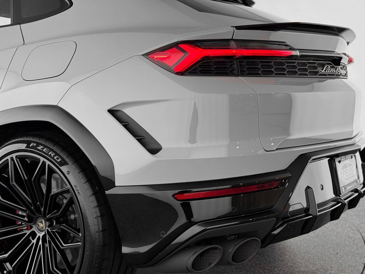 2026 LAMBORGHINI URUS SE Bellevue WA