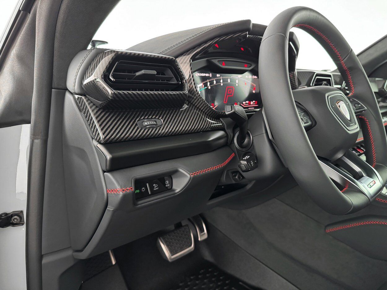 2026 LAMBORGHINI URUS SE Bellevue WA