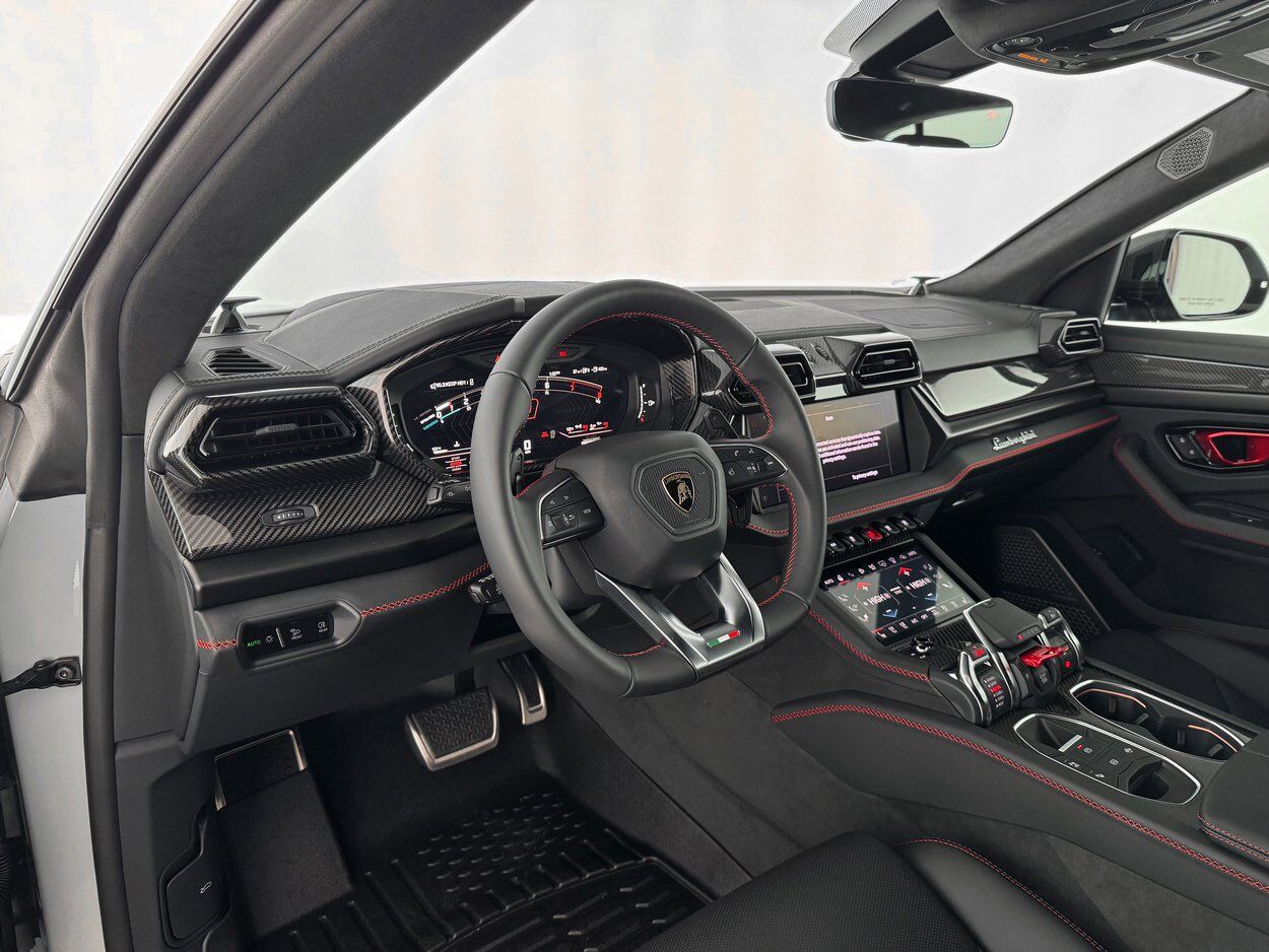 2026 LAMBORGHINI URUS SE Bellevue WA