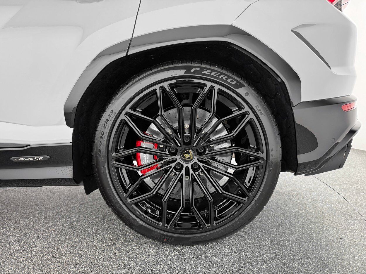 2026 LAMBORGHINI URUS SE Bellevue WA