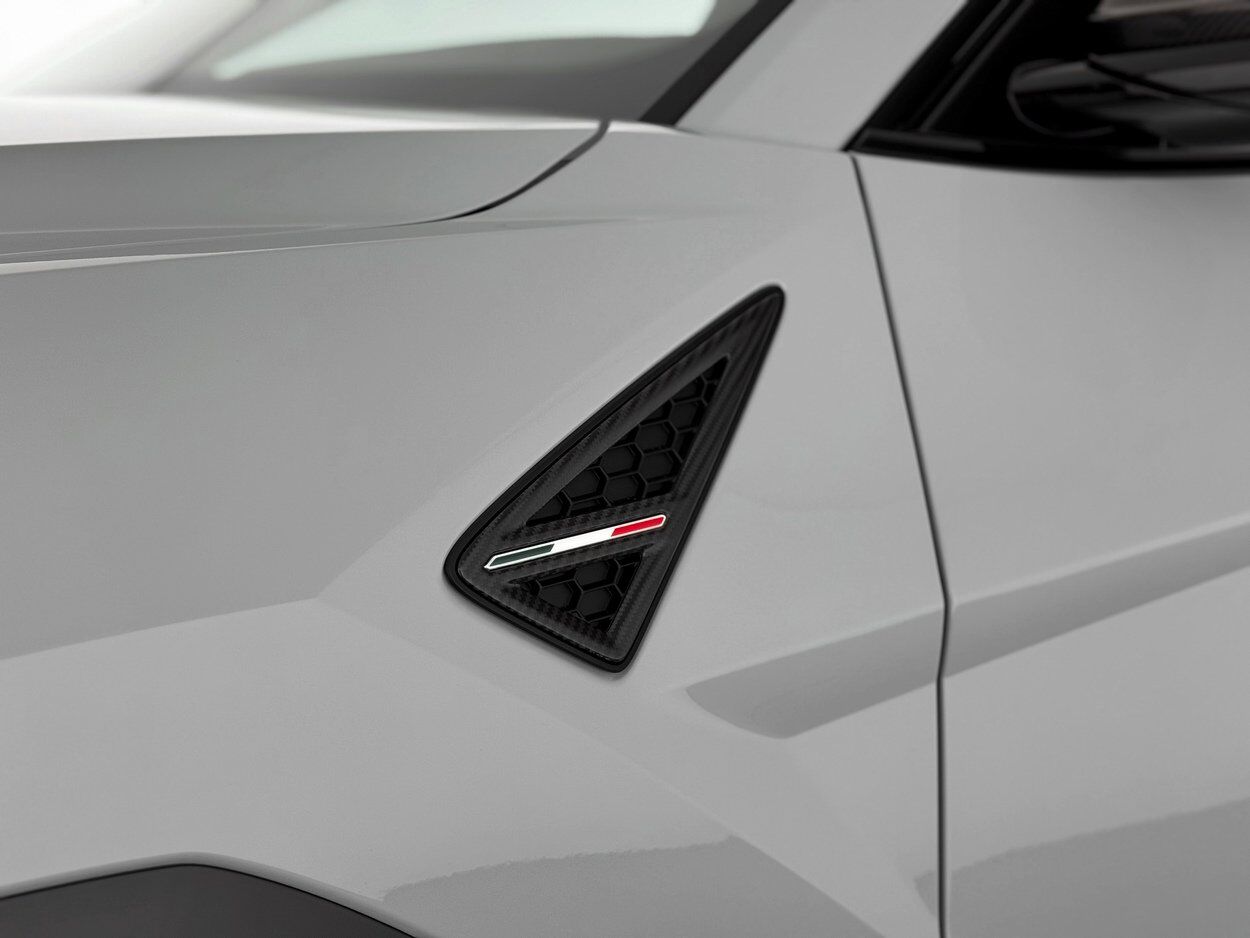 2026 LAMBORGHINI URUS SE Bellevue WA