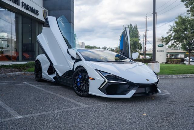 2026 Lamborghini Revuelto Base