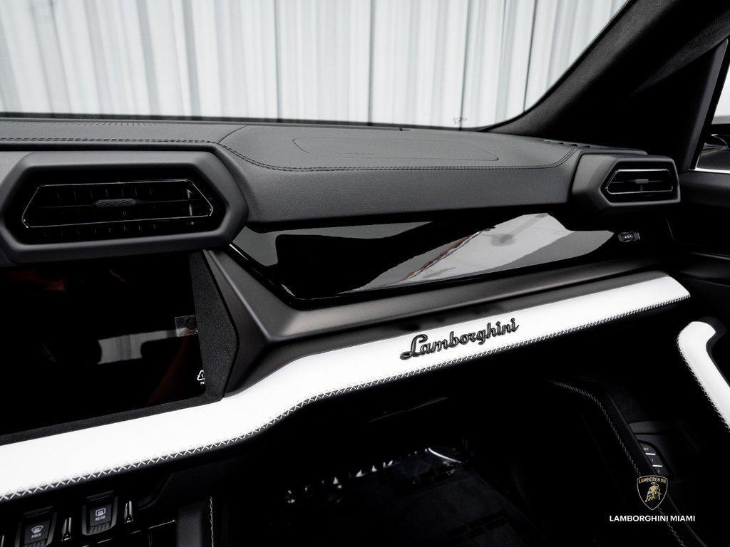 2026 Lamborghini Urus SE AWD North Miami Beach FL