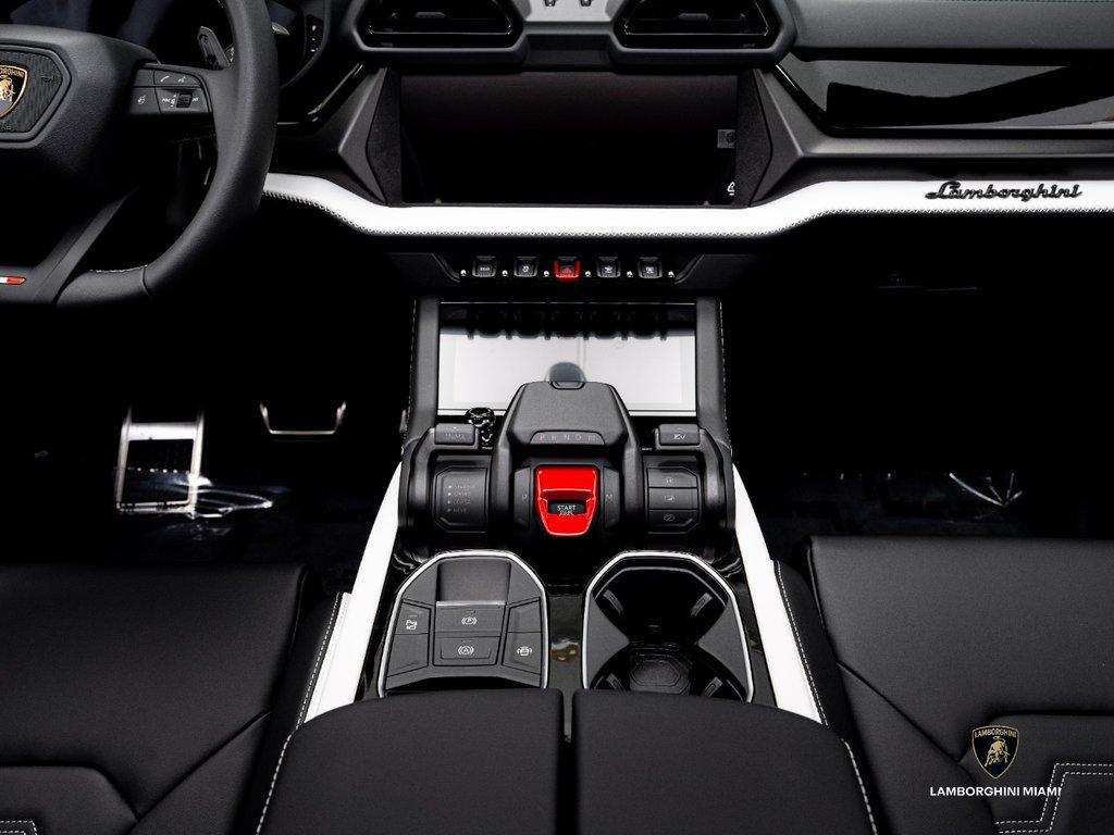 2026 Lamborghini Urus SE AWD North Miami Beach FL
