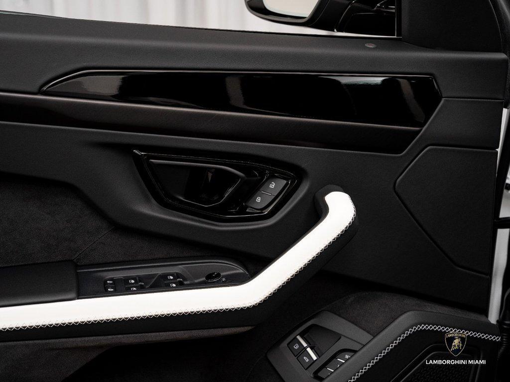2026 Lamborghini Urus SE AWD North Miami Beach FL