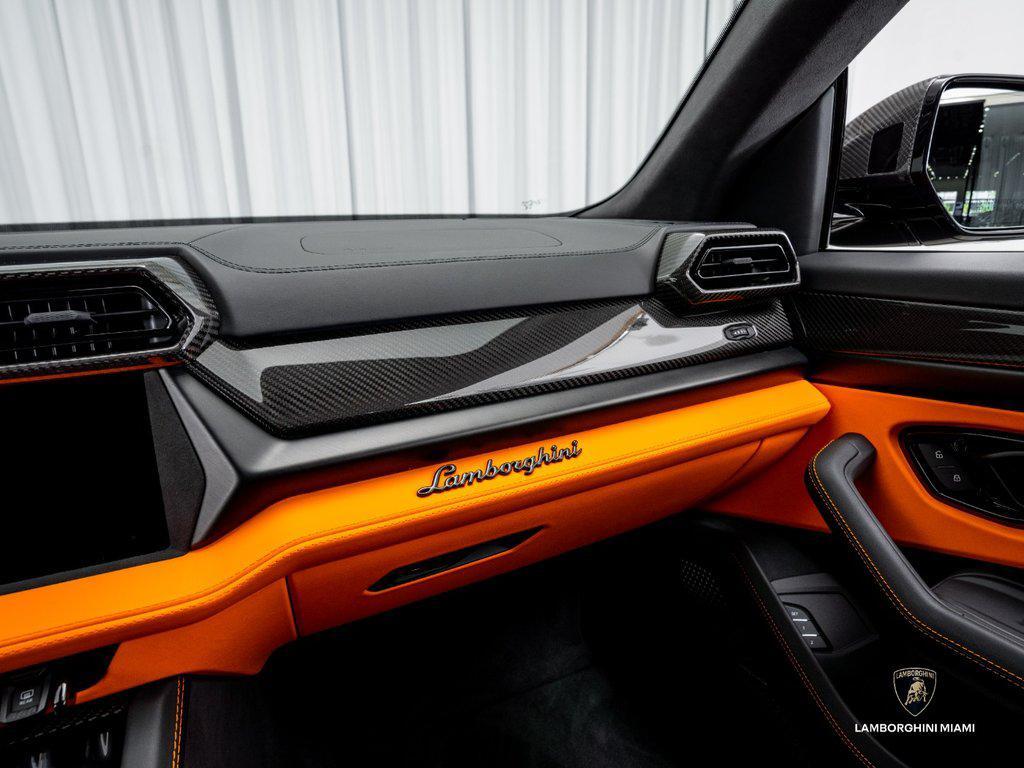 2026 Lamborghini Urus SE AWD North Miami Beach FL
