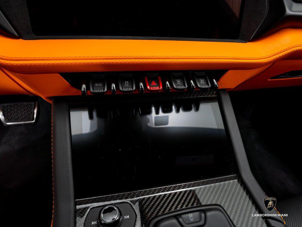 2026 Lamborghini Urus SE AWD North Miami Beach FL