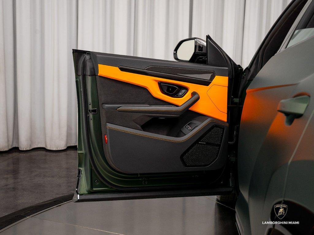 2026 Lamborghini Urus SE AWD North Miami Beach FL