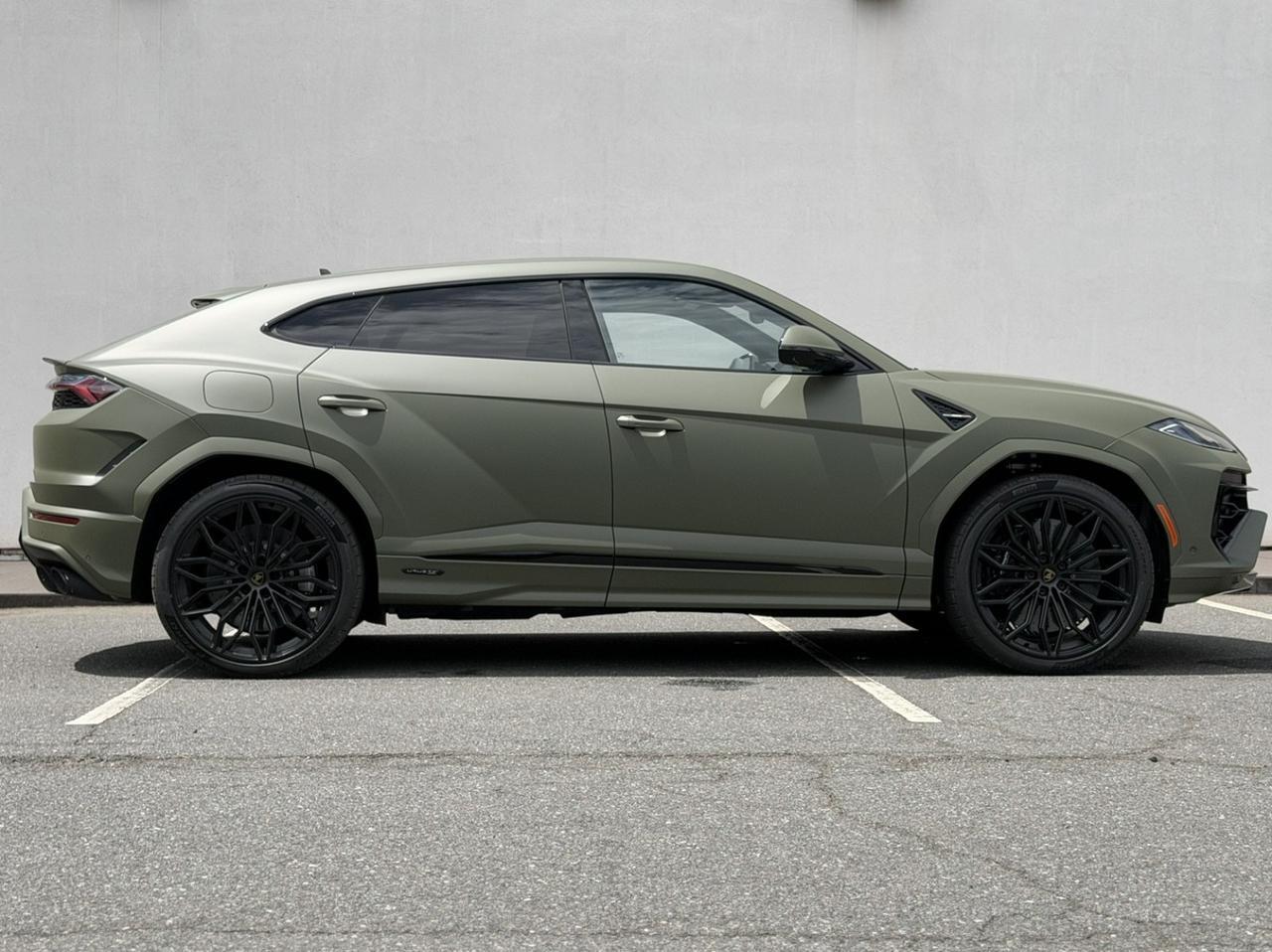 2026 Lamborghini Urus SE Charlotte NC