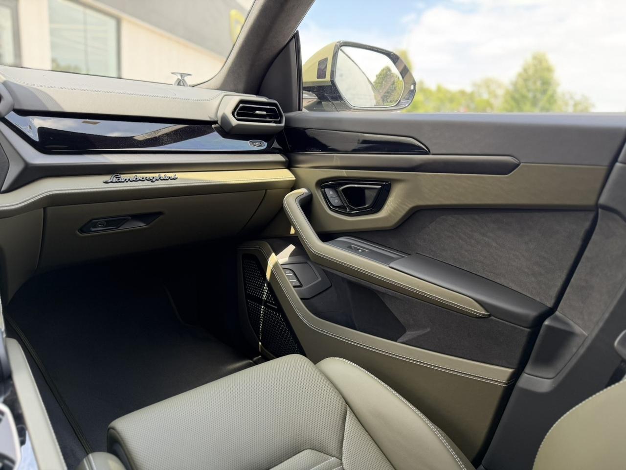 2026 Lamborghini Urus SE Charlotte NC