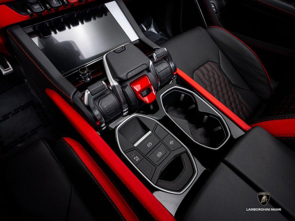 2026 Lamborghini Urus SE North Miami Beach FL