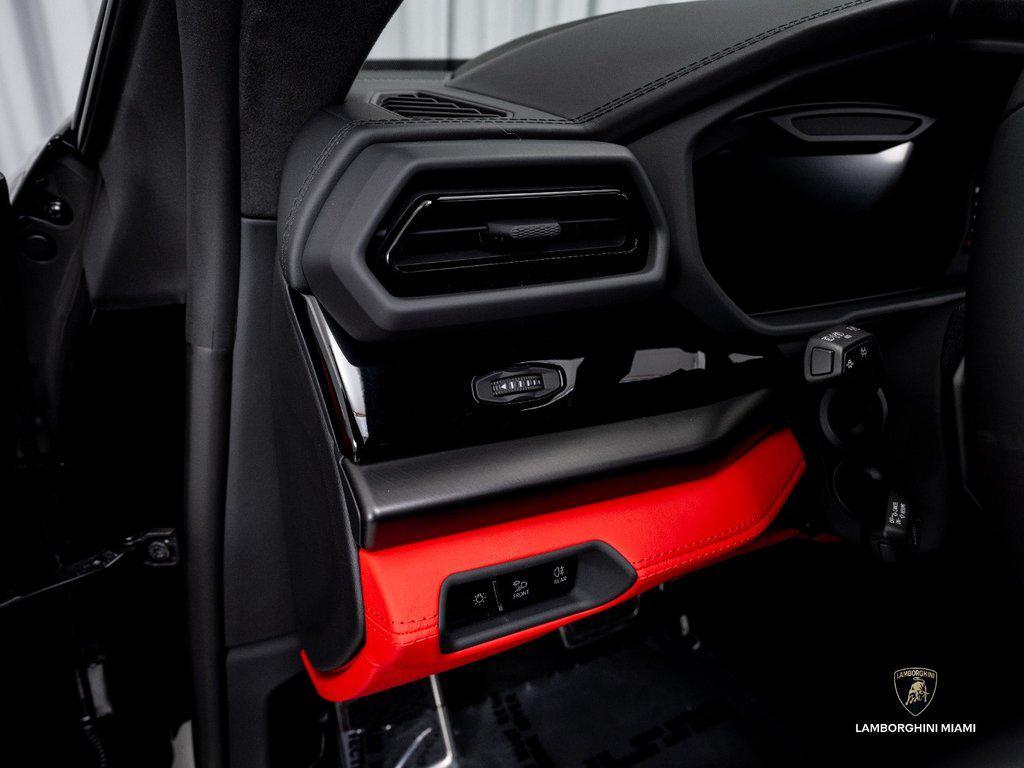 2026 Lamborghini Urus SE North Miami Beach FL
