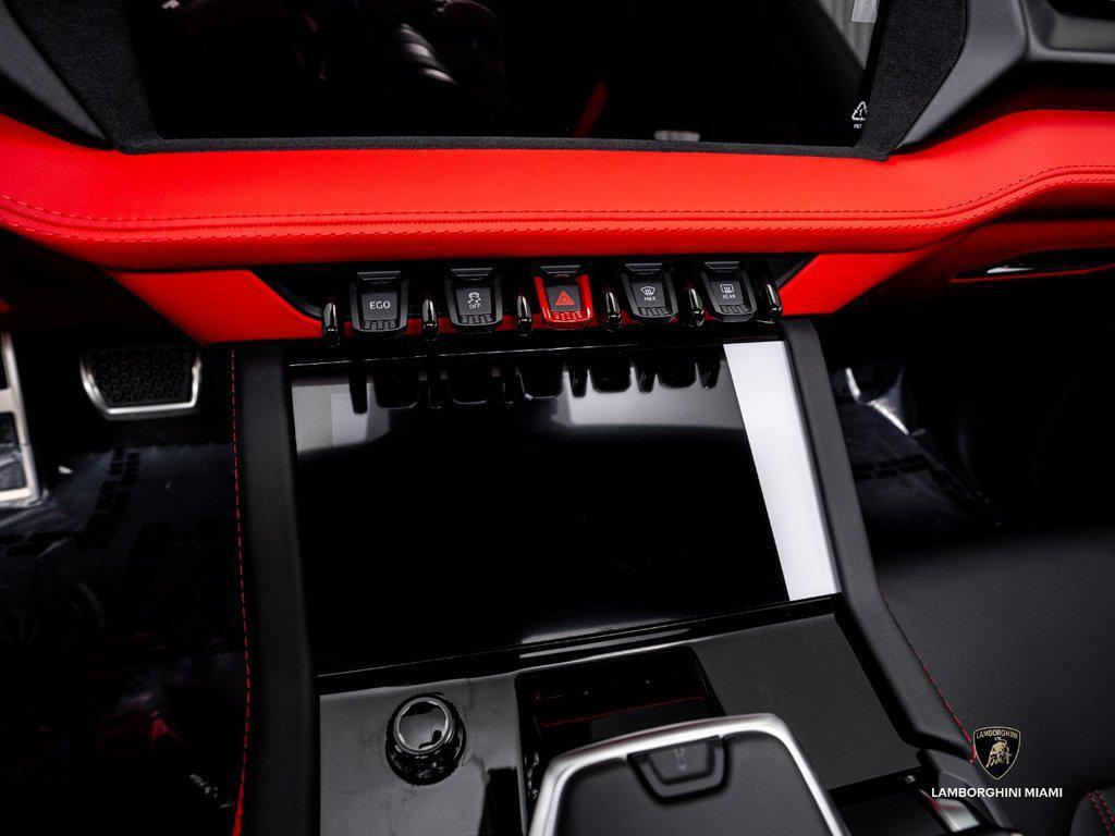 2026 Lamborghini Urus SE North Miami Beach FL