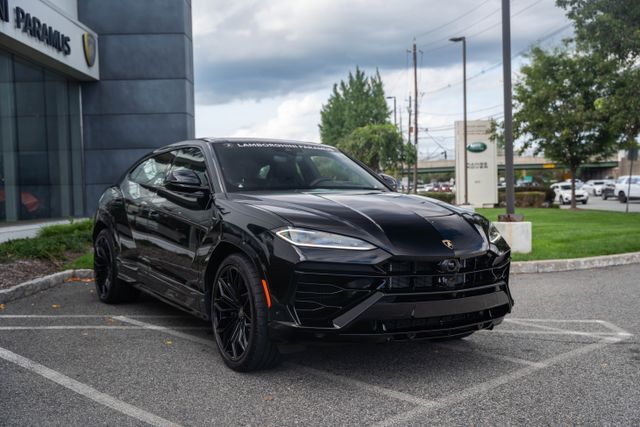2026 Lamborghini Urus SE