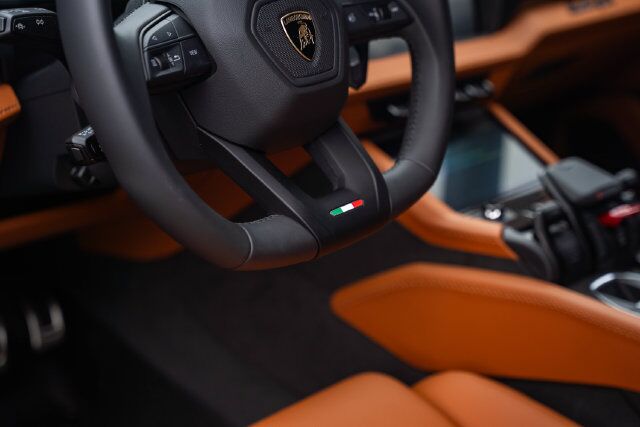 2026 Lamborghini Urus SE Paramus NJ