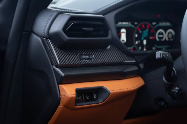 2026 Lamborghini Urus SE Paramus NJ