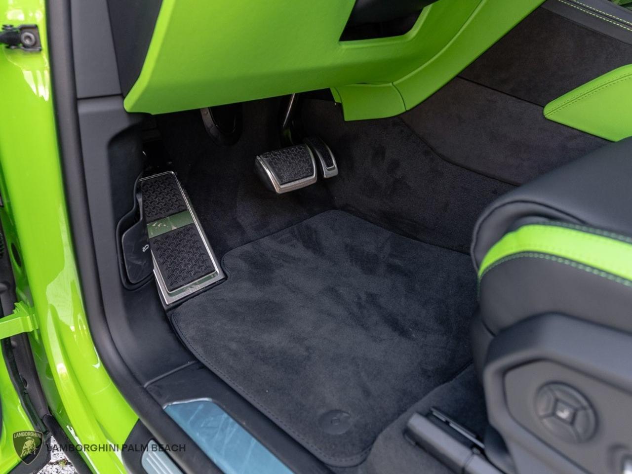 2026 Lamborghini Urus SE West Palm Beach FL