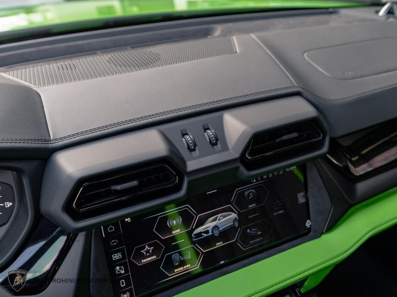 2026 Lamborghini Urus SE West Palm Beach FL