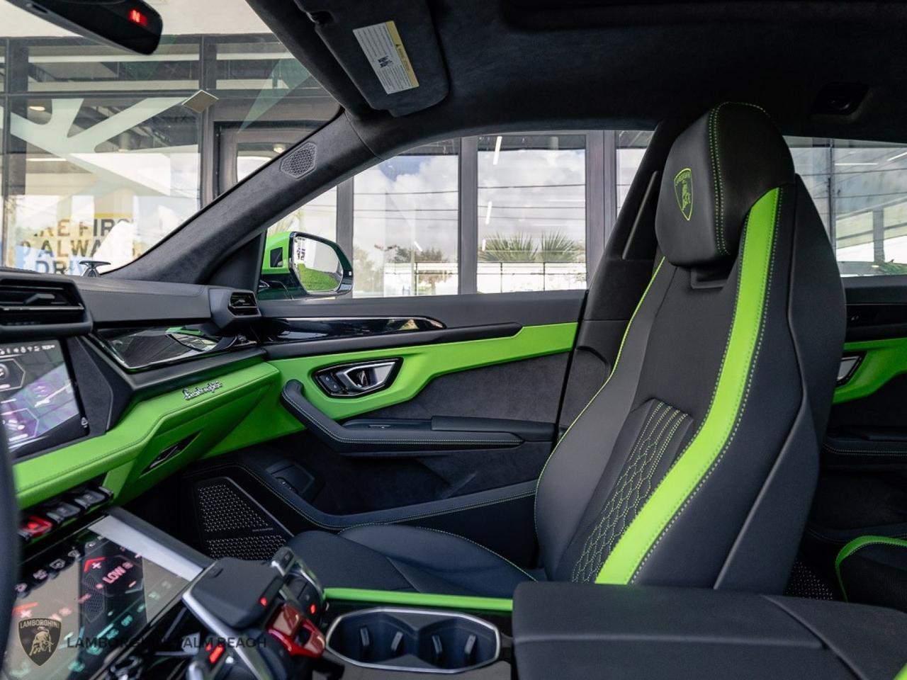 2026 Lamborghini Urus SE West Palm Beach FL