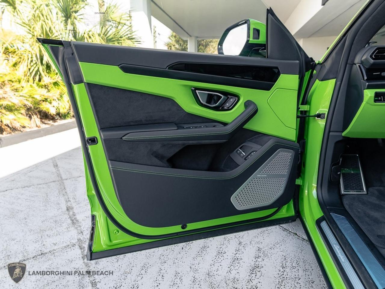 2026 Lamborghini Urus SE West Palm Beach FL