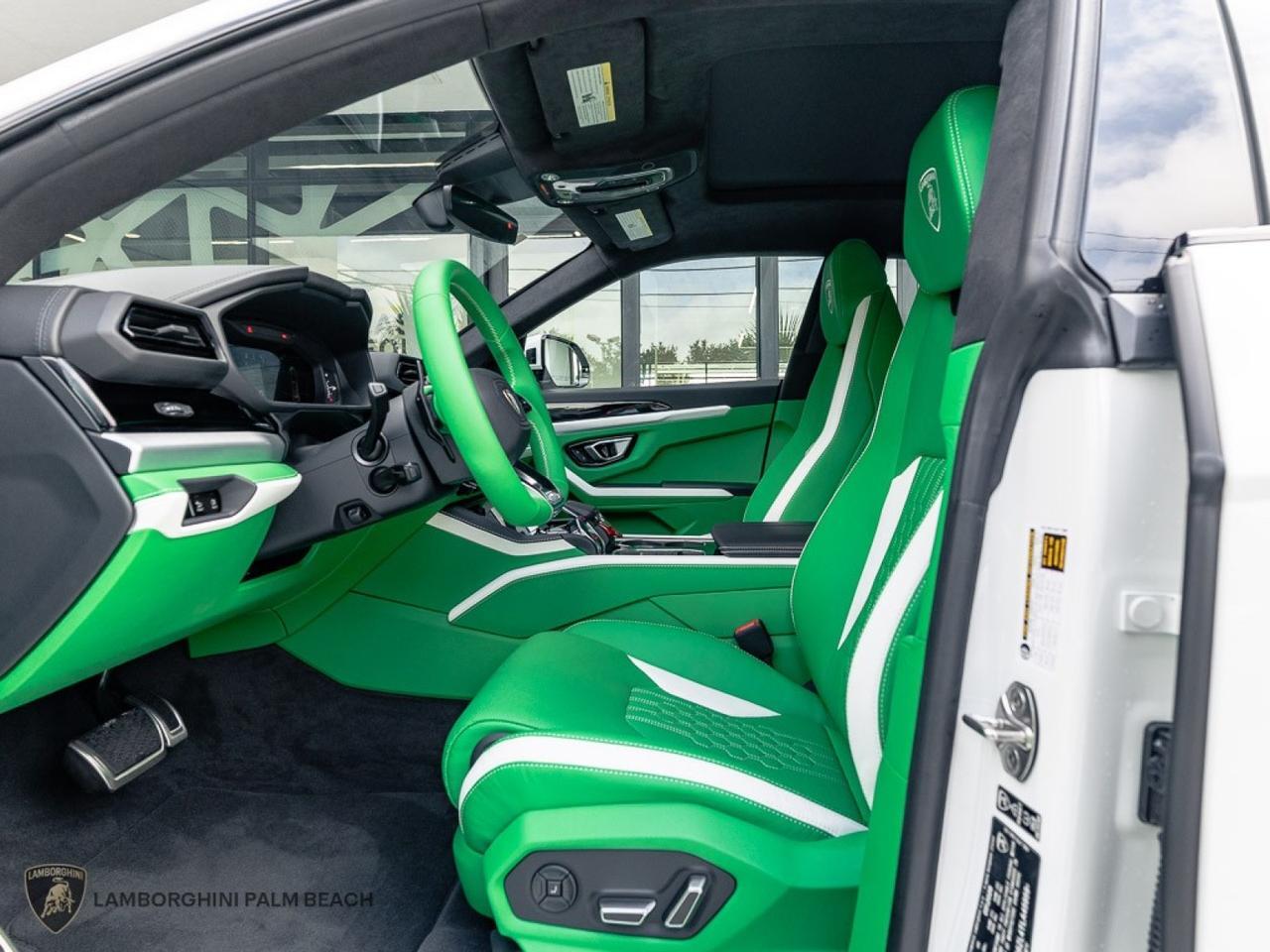 2026 Lamborghini Urus SE West Palm Beach FL