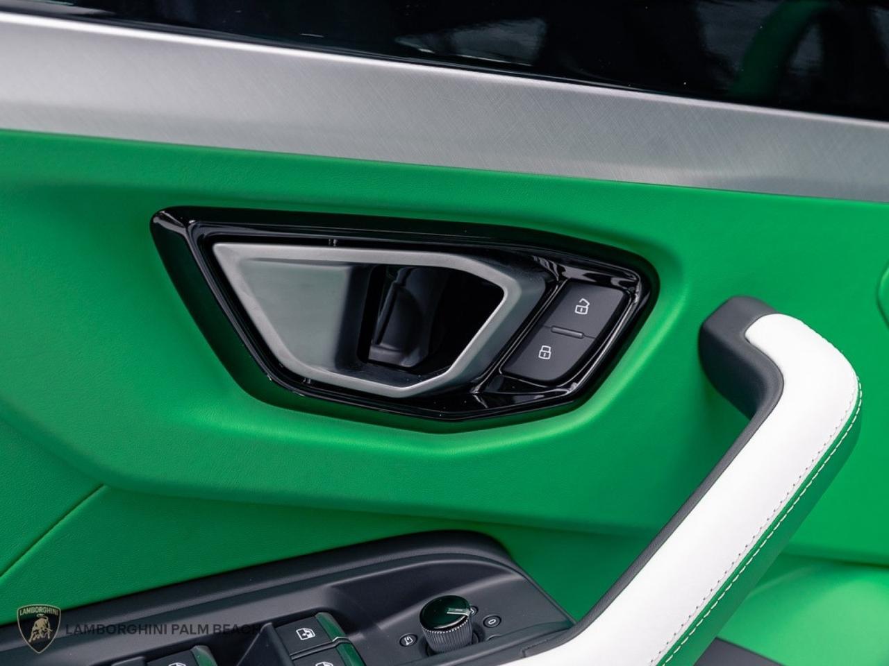 2026 Lamborghini Urus SE West Palm Beach FL