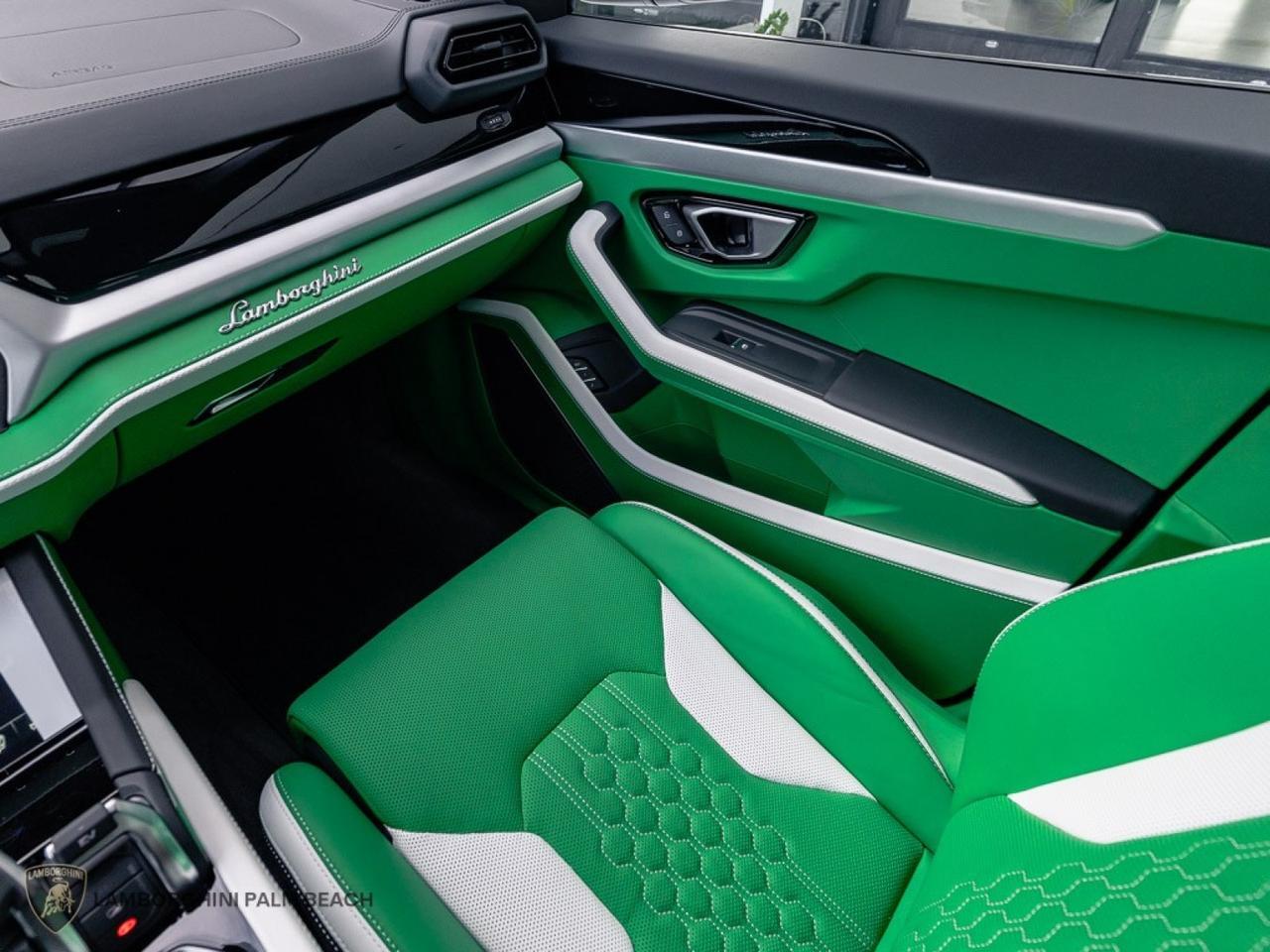 2026 Lamborghini Urus SE West Palm Beach FL