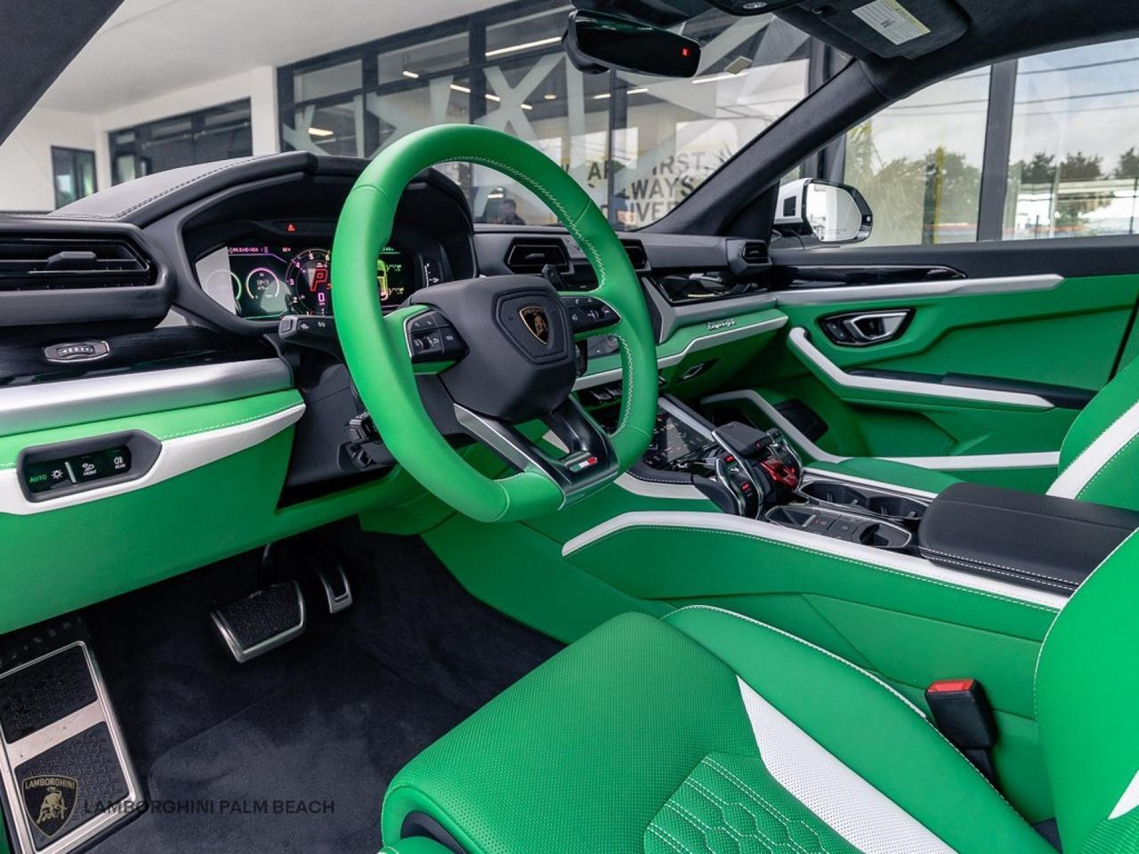 2026 Lamborghini Urus SE West Palm Beach FL