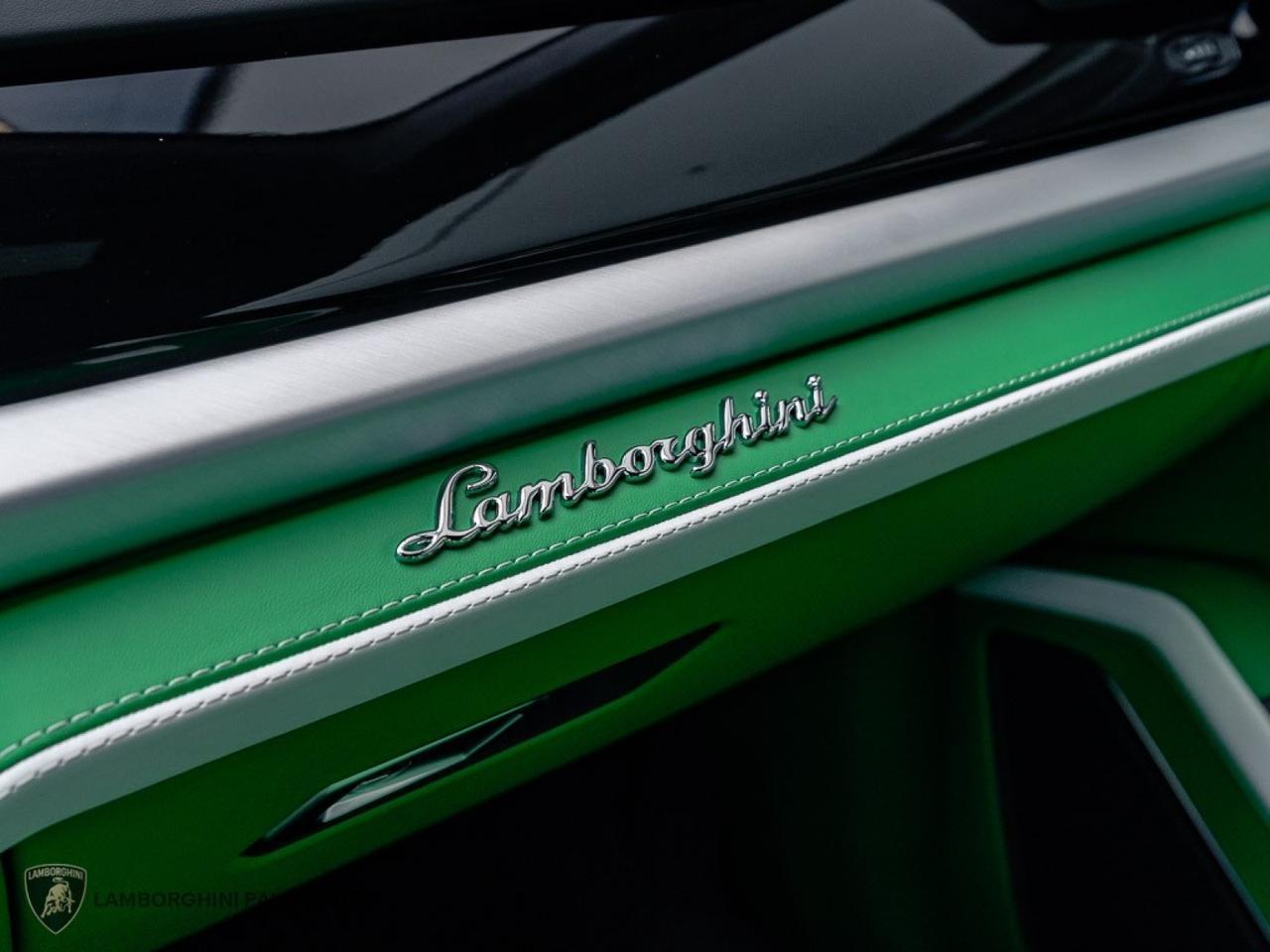 2026 Lamborghini Urus SE West Palm Beach FL