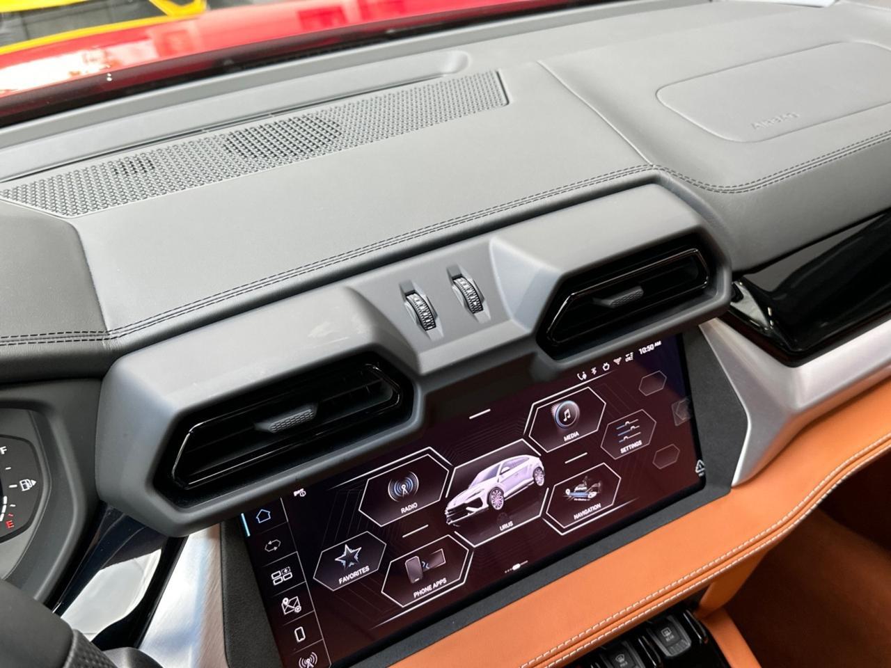 2026 Lamborghini Urus SE West Palm Beach FL