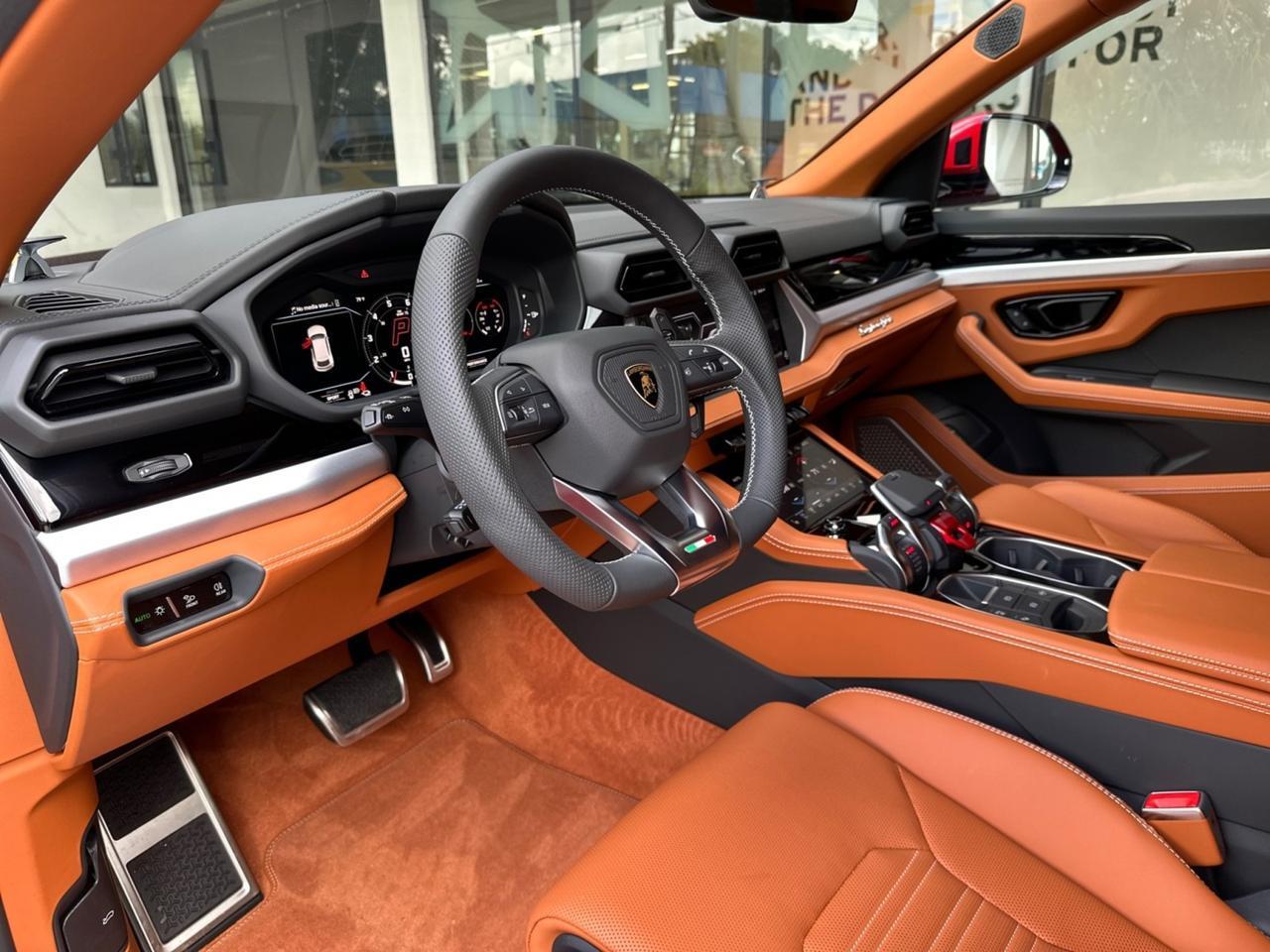 2026 Lamborghini Urus SE West Palm Beach FL